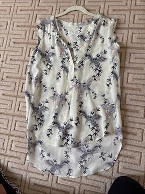 Ivory Crane-Print V-Neck Sleeveless Camisole